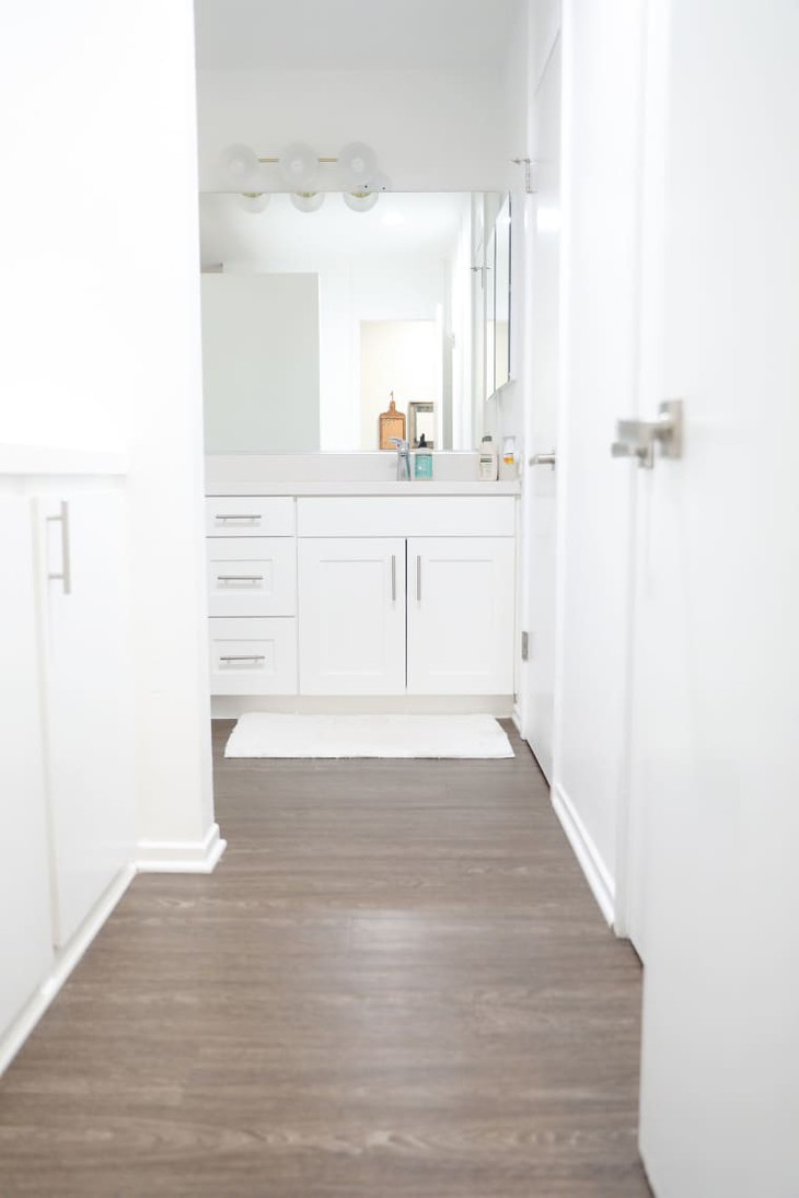 Căn hộ 45m2 rộng hơn so với thực tế nhờ phong cách tối giản - Ảnh 5.