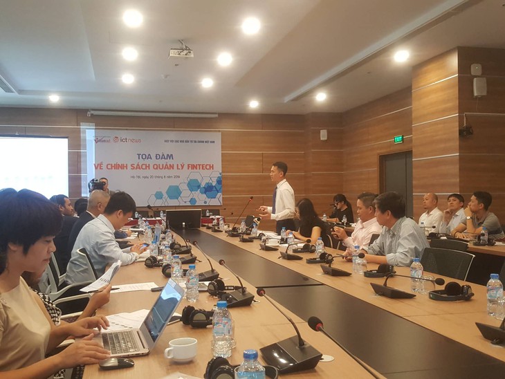 Thiếu khuôn khổ pháp lý với công nghệ tài chính Fintech - Ảnh 1. Thiếu khuôn khổ pháp lý với công nghệ tài chính Fintech - Ảnh 1.