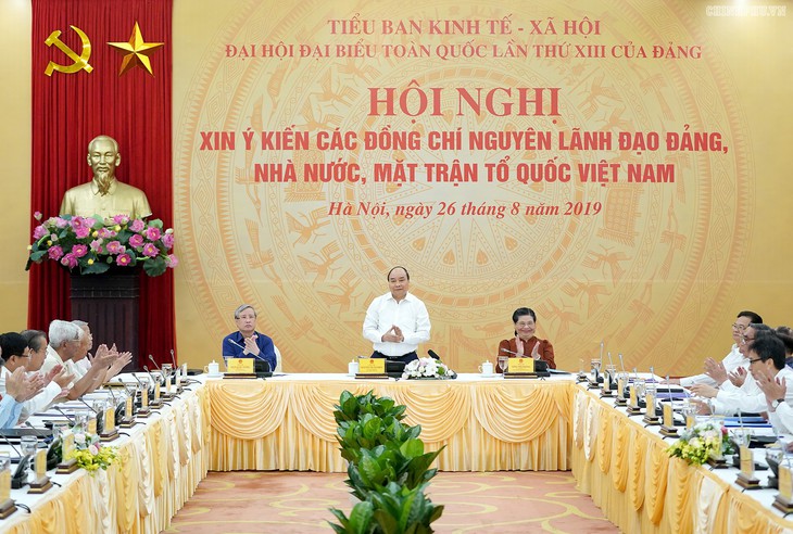 Xin ý kiến nguyên lãnh đạo Đảng, Nhà nước về chiến lược phát triển 10 năm tới - Ảnh 1.