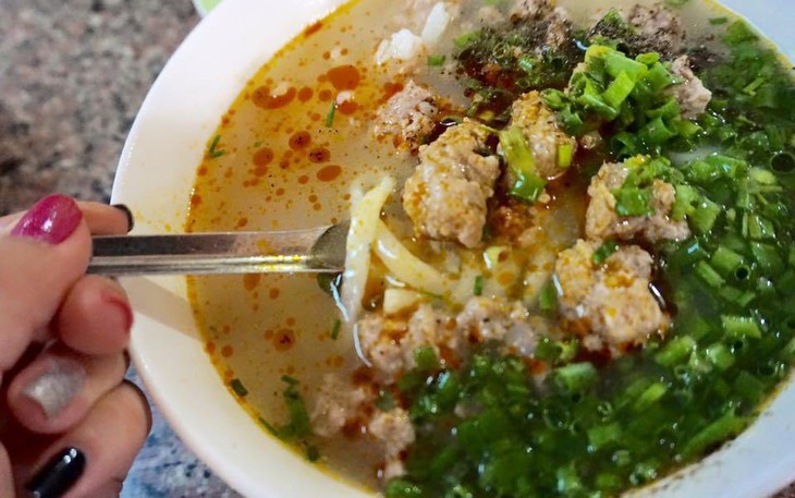 Về Đắk Lắk ăn bánh canh 