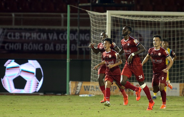 Thua đội chót bảng Sanna Khánh Hòa, TP.HCM mất ngôi đầu bảng V-League 2019 - Ảnh 2.