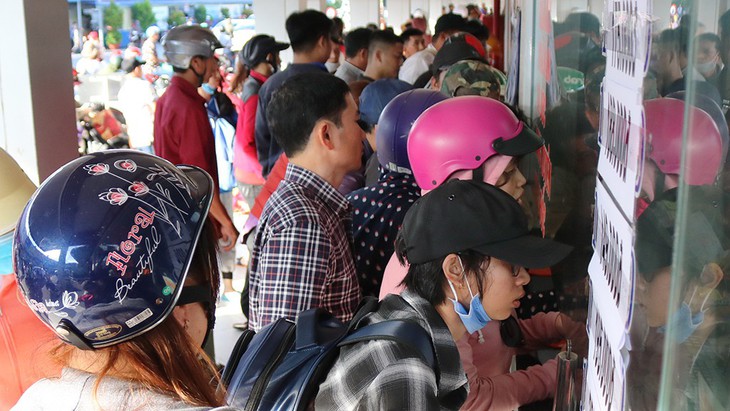 Các bến xe ở TP.HCM khách tăng nhưng không quá tải - Ảnh 1. Các bến xe ở TP.HCM khách tăng nhưng không quá tải - Ảnh 1.