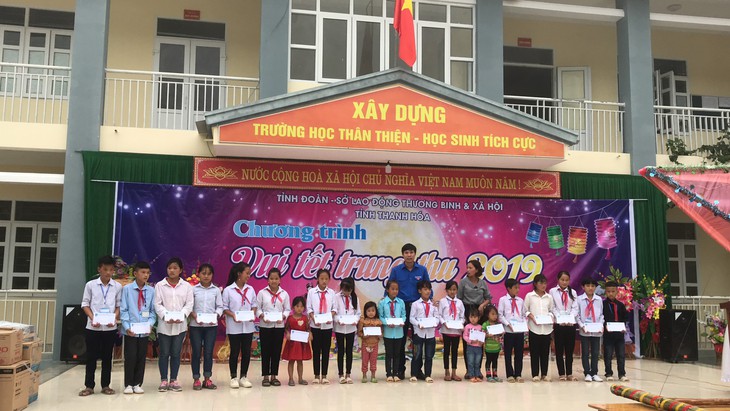 Đem Tết Trung thu đến sớm cho trẻ em vùng lũ Mường Lát - Ảnh 7.