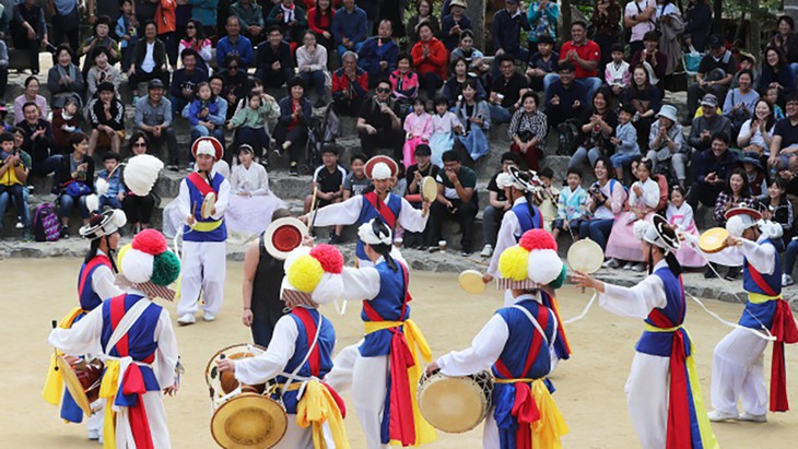 Người Hàn ăn Tết Chuseok trùng trung thu: Quê đông cứng, phố vắng teo - Ảnh 1. Người Hàn ăn Tết Chuseok trùng trung thu: Quê đông cứng, phố vắng teo - Ảnh 1.