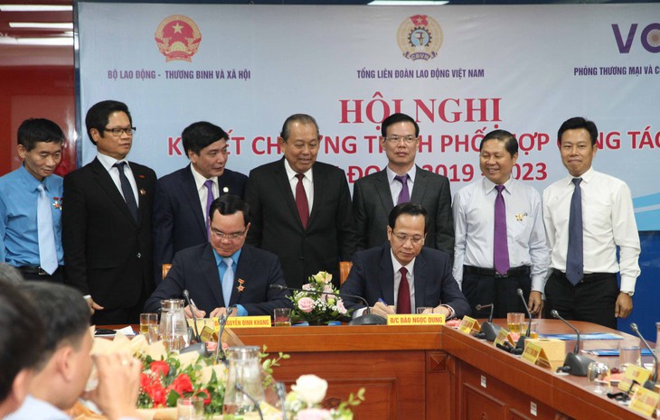 Nhiều chương trình hợp tác bảo vệ người lao động, doanh nghiệp - Ảnh 1. Nhiều chương trình hợp tác bảo vệ người lao động, doanh nghiệp - Ảnh 1.
