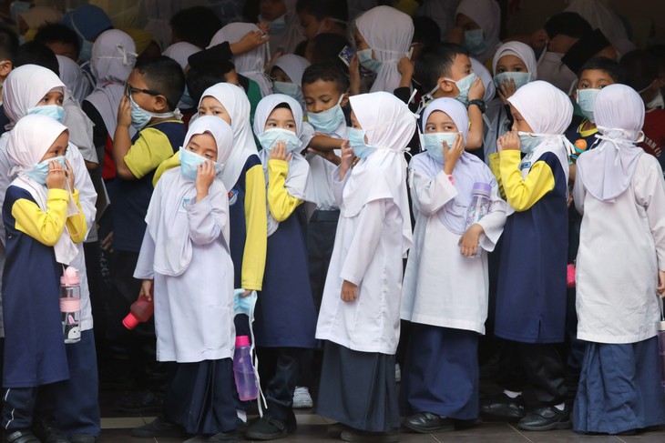 Bó tay vì khói từ Indonesia, Malaysia cầu cứu cả thần linh lẫn ASEAN - Ảnh 2. Bó tay vì khói từ Indonesia, Malaysia cầu cứu cả thần linh lẫn ASEAN - Ảnh 2.