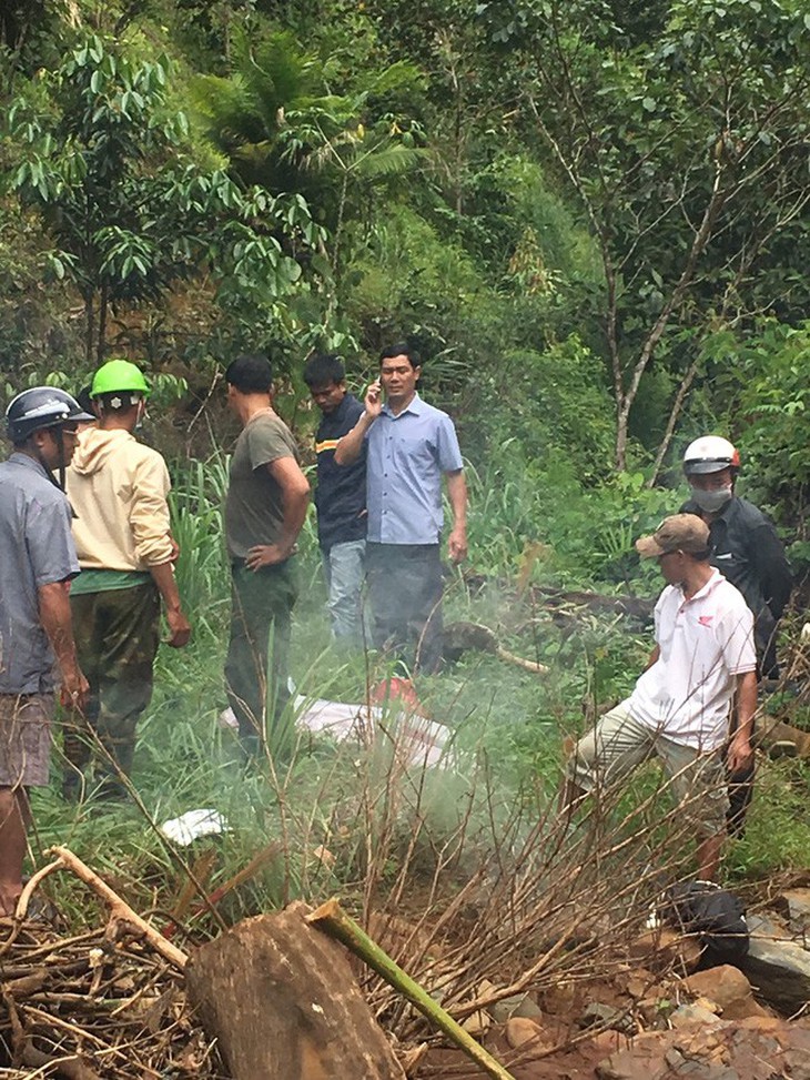 Tìm thấy bé trai 10 tuổi bị nước mưa cuốn trôi cách hiện trường 30km - Ảnh 1.