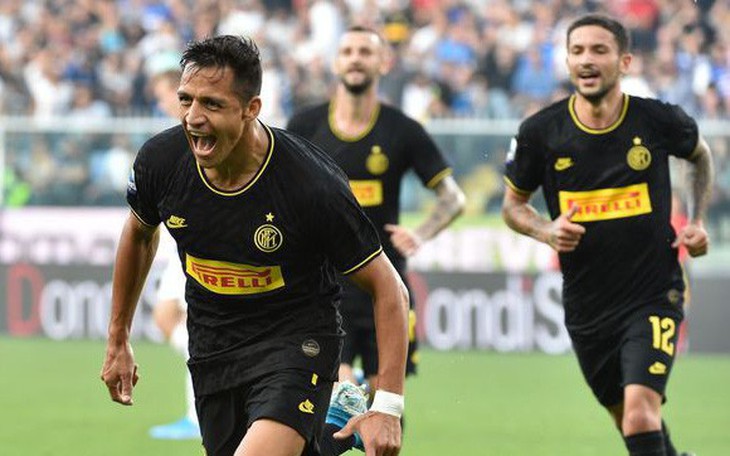 Sanchez lãnh thẻ đỏ trong ngày có bàn thắng đầu tiên cho Inter Milan