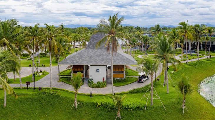 CocoLand River Beach Resort & Spa dùng xe sang MayBach S450 đưa đón khách - Ảnh 3. CocoLand River Beach Resort & Spa dùng xe sang MayBach S450 đưa đón khách - Ảnh 3.