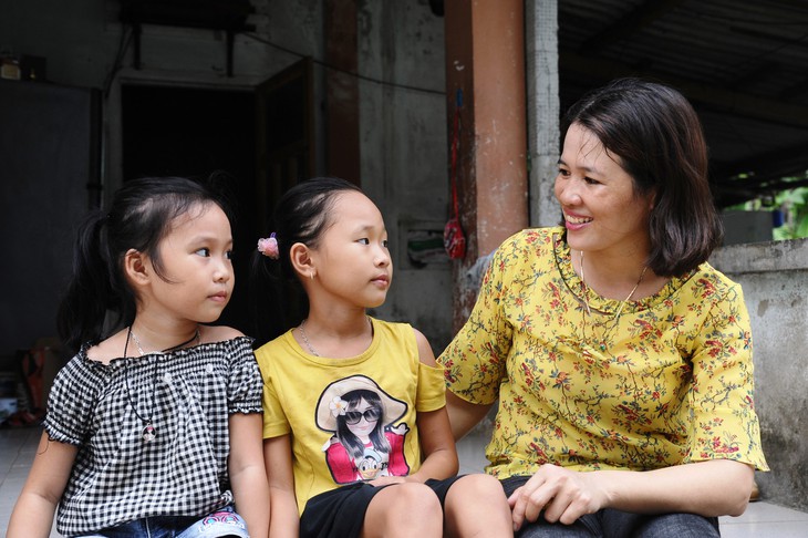 Người phụ nữ 6 năm miệt mài chở con người dưng đến trường - Ảnh 7. Người phụ nữ 6 năm miệt mài chở con người dưng đến trường - Ảnh 7.