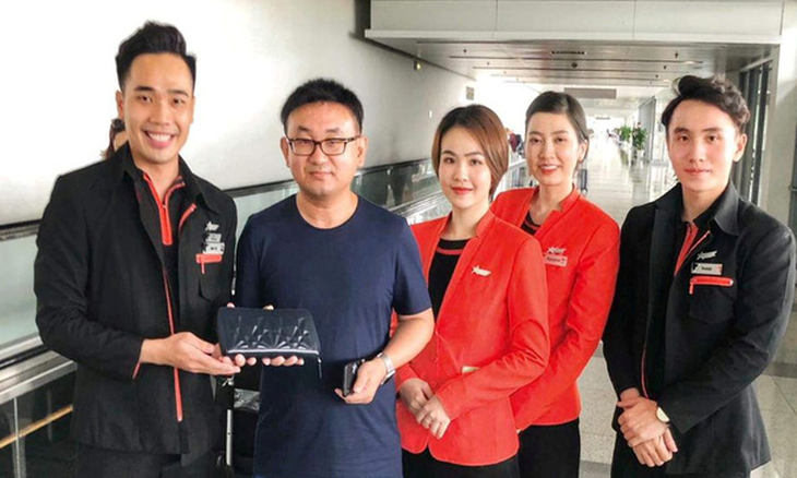 Tiếp viên Jetstar Pacific trả hơn 125 triệu đồng khách bỏ quên - Ảnh 1. Tiếp viên Jetstar Pacific trả hơn 125 triệu đồng khách bỏ quên - Ảnh 1.