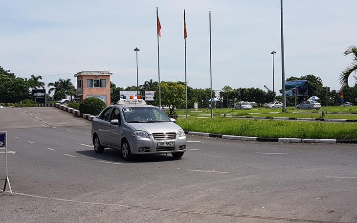 Từ nay học lái xe, phải học thêm 2 tiếng về tác hại của rượu, bia