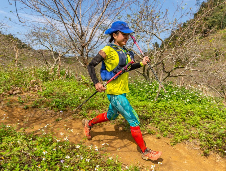 Trần Duy Quang vô địch cự ly 70km marathon đường mòn - Ảnh 2.