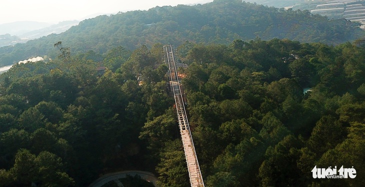 Lao động Trung Quốc làm việc chui trong thung lũng Tình yêu - Ảnh 1.