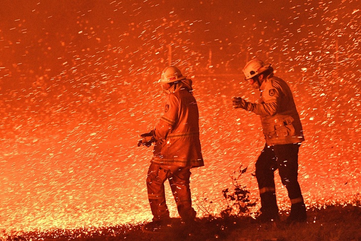 Biến đổi khí hậu làm tăng nguy cơ cháy rừng trên toàn cầu - Ảnh 1.