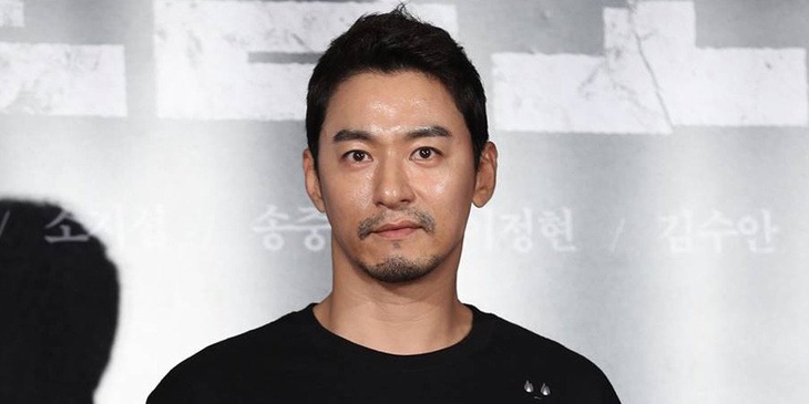 Joo Jin Mo và Hyun Bin phủ nhận bê bối lộ tin nhắn môi giới mại dâm - Ảnh 1.