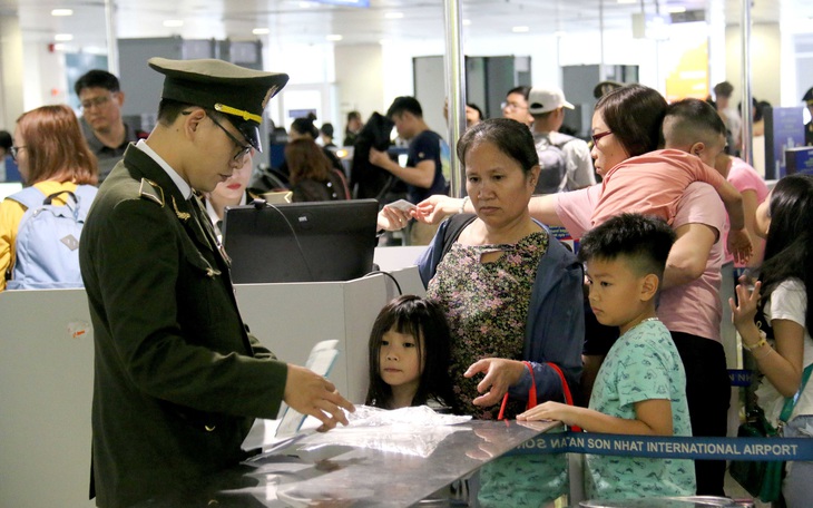 Hàng không: lo ngại bị treo hệ thống check-in - Ảnh 1.