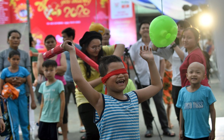 San sẻ "Xuân yêu thương" ở bệnh viện ung bướu