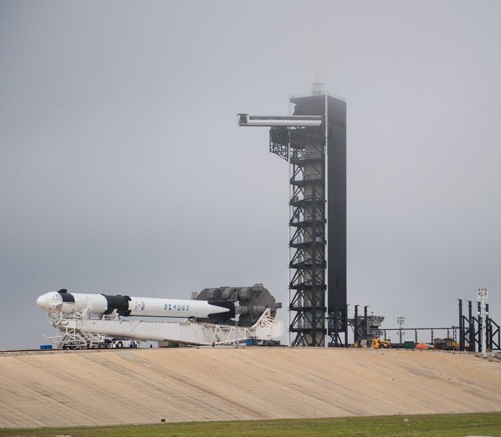 SpaceX thử nghiệm tàu con thoi Crew Dragon có tới 8 động cơ - Ảnh 3.