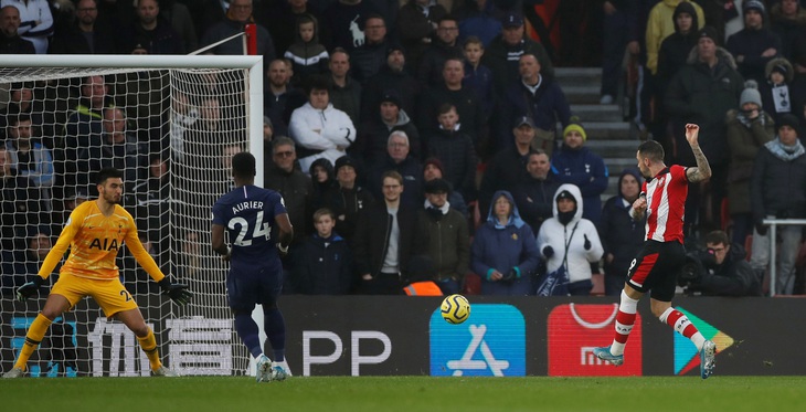 Tottenham gục ngã trên sân Southampton ngày đầu năm  - Ảnh 1.