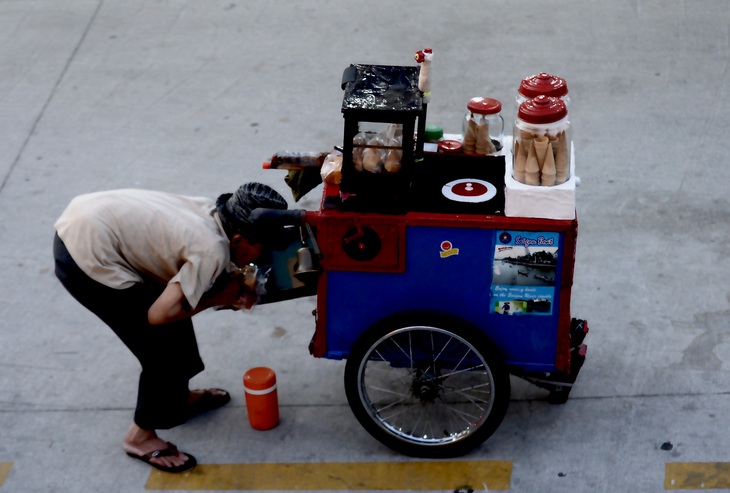 Bất ngờ một Sài Gòn ngày cận tết nhìn từ buýt mui trần 2 tầng - Ảnh 11.