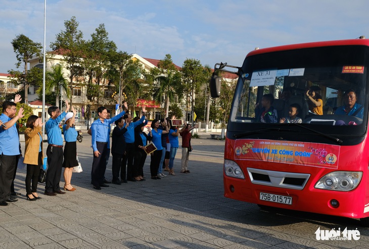 Nhờ chuyến xe công đoàn, vợ chồng tui tiết kiệm gần 1 triệu sắm thêm đồ tết - Ảnh 1.