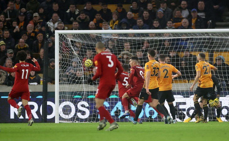 Thắng sát nút Wolverhampton 2-1, Liverpool duy trì mạch bất bại - Ảnh 3.