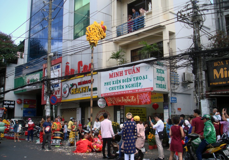 Nói ăn Tết Sài Gòn chán nghe không vô, không rành tết Sài Gòn rồi nha - Ảnh 2.