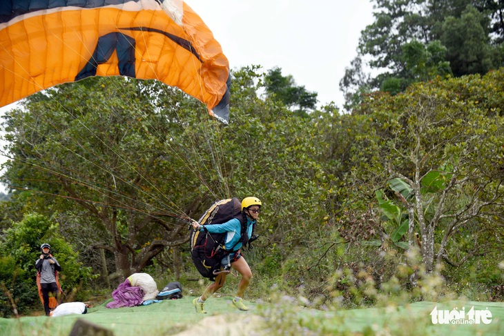 Bay trên không với dù lượn - Ảnh 7.