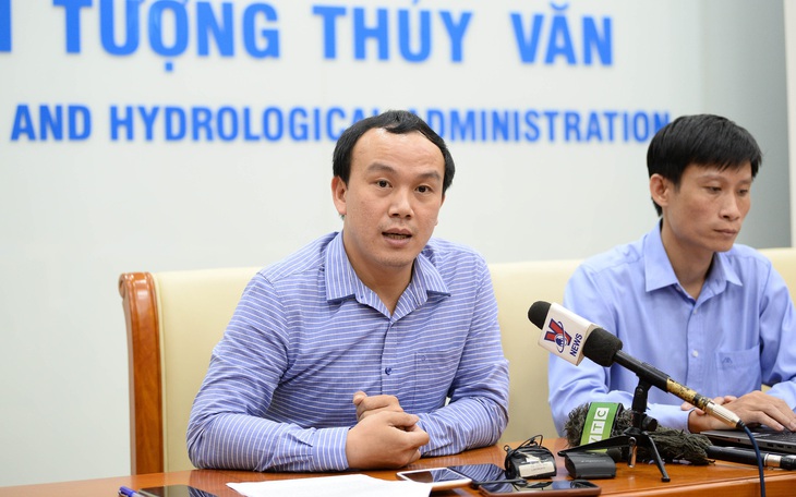 Dự báo 10 ngày tới có &quot;lũ chồng lũ&quot;, &quot;bão chồng bão&quot; ở miền Trung