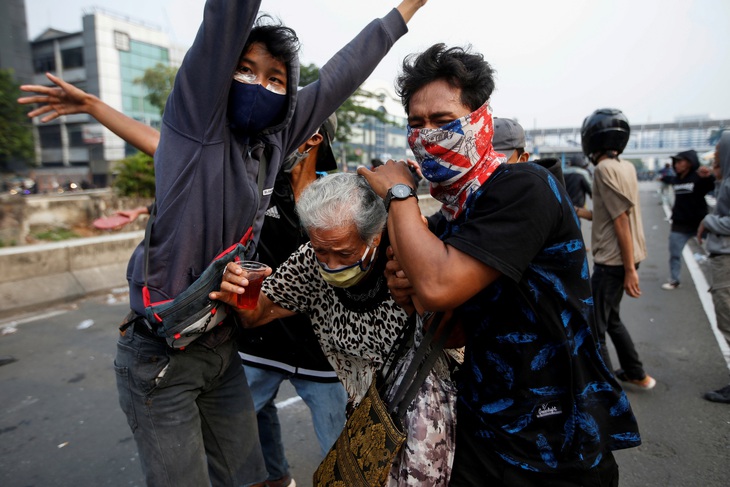 Luật lao động mới của Indonesia bị phản đối - Ảnh 1. Luật lao động mới của Indonesia bị phản đối - Ảnh 1.