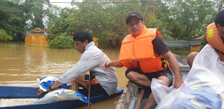 Nổ máy đi mấy bữa ni, ai biết người ta chụp hình mình... - Ảnh 5.