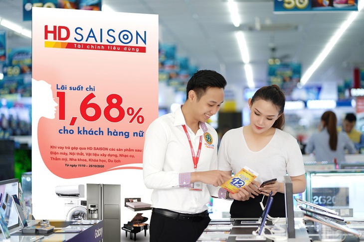 HD SAISON tặng quà khách hàng nữ nhân dịp 20-10 - Ảnh 2. HD SAISON tặng quà khách hàng nữ nhân dịp 20-10 - Ảnh 2.