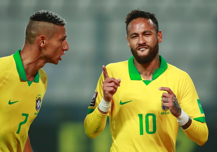 Neymar lập hat-trick, Brazil thắng ngược kịch tính Peru - Ảnh 2.