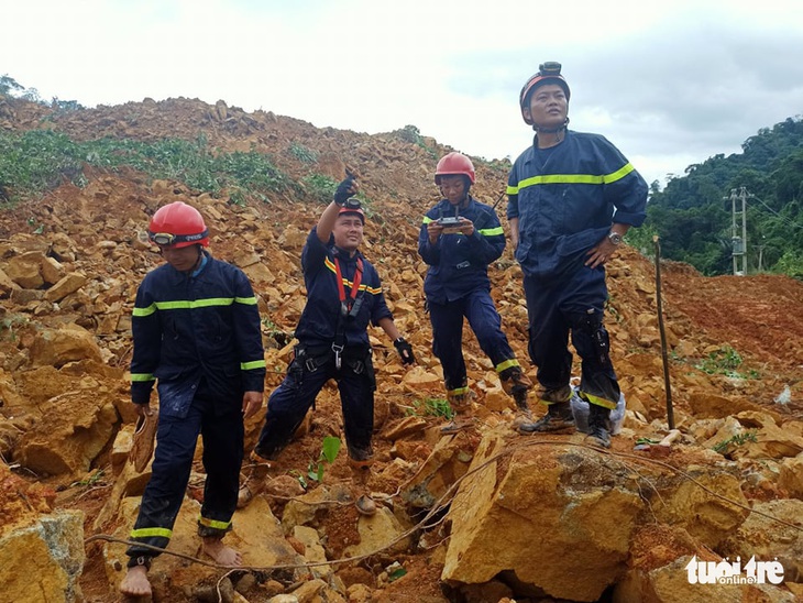 Kinh hoàng khung cảnh khu nhà điều hành thủy điện Rào Trăng 3 bị vùi lấp - Ảnh 6.