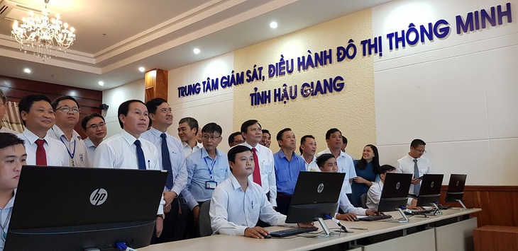 Hậu Giang công bố trung tâm giám sát, điều hành đô thị thông minh - Ảnh 1.