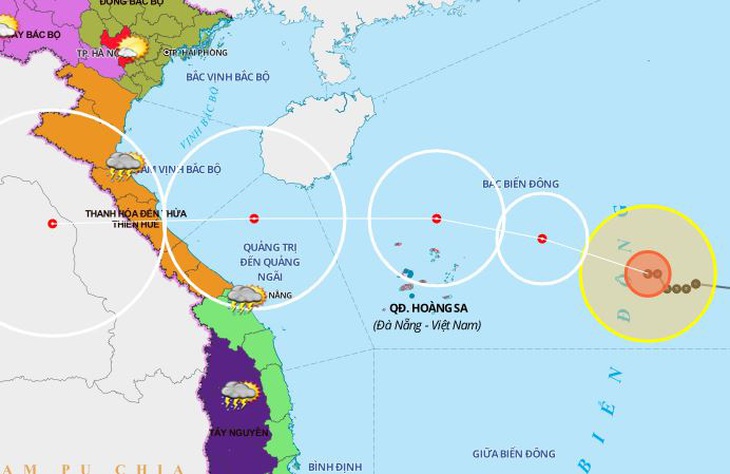 Sáng nay bão số 8 cách Hoàng Sa 470km, tiếp tục mạnh lên - Ảnh 1.