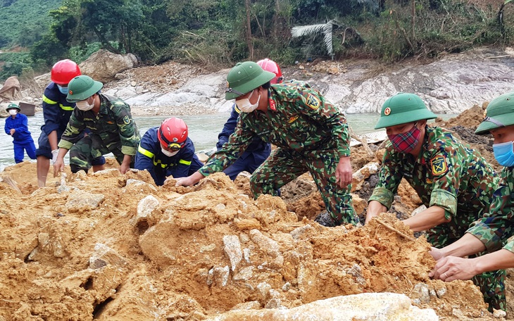 Tạm dừng tìm kiếm người mất tích ở thủy điện Rào Trăng 3