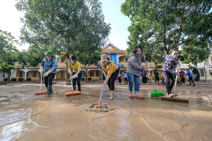 Hà Tĩnh sẽ đưa các đoàn cứu trợ đến tận nơi - Ảnh 1.