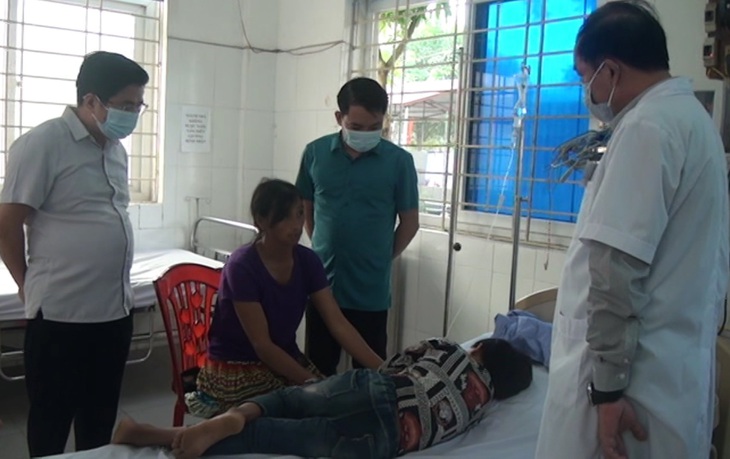 Gần 60 học sinh nhập viện sau bữa ăn trưa - Ảnh 1. Gần 60 học sinh nhập viện sau bữa ăn trưa - Ảnh 1.