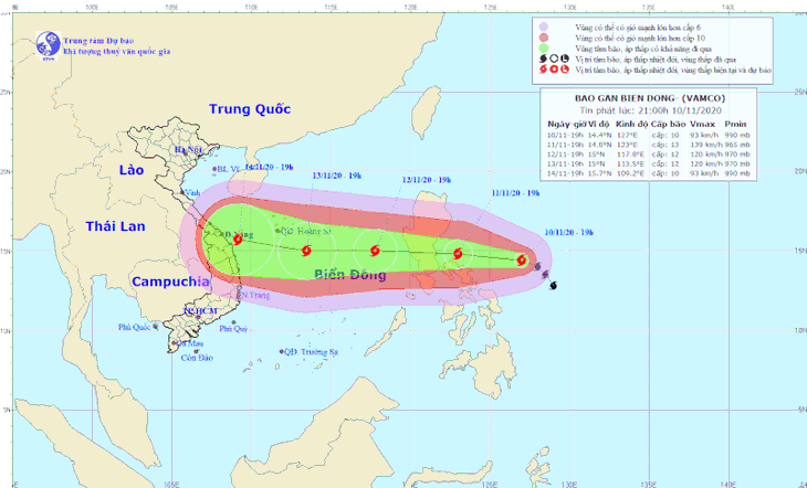 Bão Vamco mạnh lên cấp 13, giật cấp 16 trước khi vào Biển Đông - Ảnh 1.