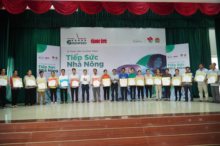 Tiếp sức cho nhà nông thoát nghèo - Ảnh 1.