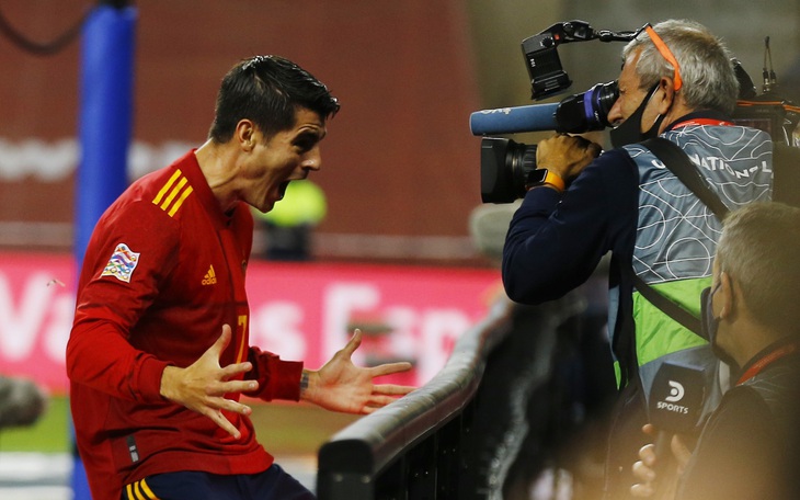 Hủy diệt Đức 6-0, Tây Ban Nha vào bán kết Nations League