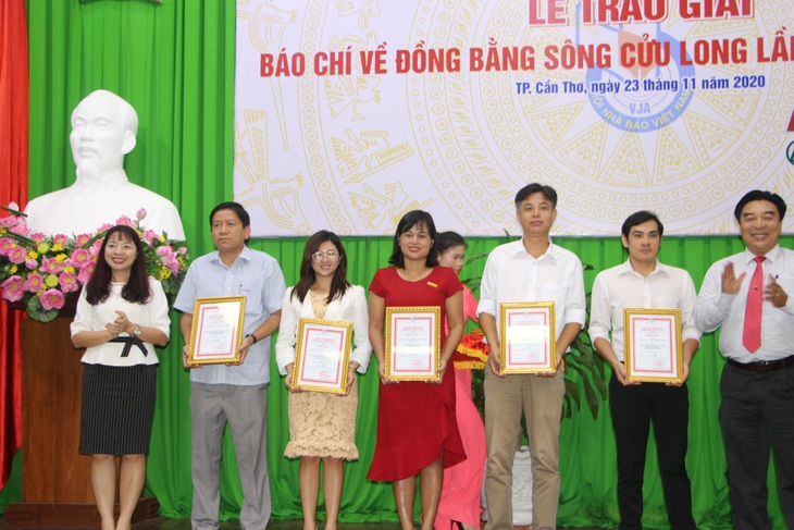 Tuổi Trẻ đoạt giải ba báo chí về đồng bằng sông Cửu Long năm 2020 - Ảnh 1. Tuổi Trẻ đoạt giải ba báo chí về đồng bằng sông Cửu Long năm 2020 - Ảnh 1.