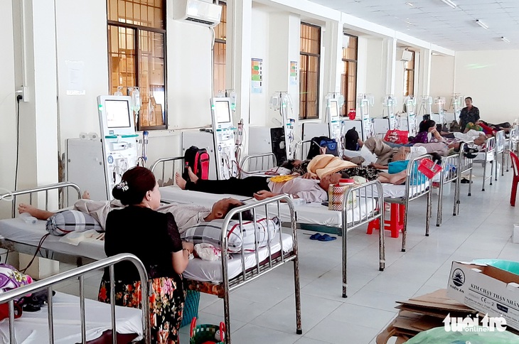 Cà Mau: Bệnh viện và đối tác lời to vì thu theo mức giá tạm thời - Ảnh 2. Cà Mau: Bệnh viện và đối tác lời to vì thu theo mức giá tạm thời - Ảnh 2.