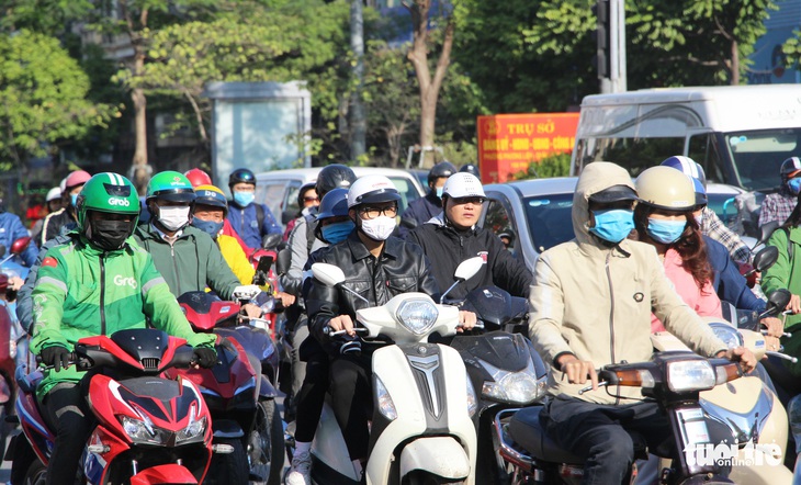 Hà Nội rét 15 độ C - Ảnh 1.