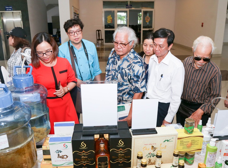 Văn nghệ sĩ tiêu biểu tham quan các công trình trọng điểm TP.HCM - Ảnh 4. Văn nghệ sĩ tiêu biểu tham quan các công trình trọng điểm TP.HCM - Ảnh 4.