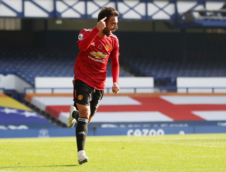 Bruno Fernandes tỏa sáng, Man Utd ngược dòng đá bại Everton - Ảnh 2.