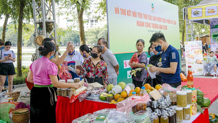 Ban Bí thư: Các đơn vị sử dụng ngân sách phải ưu tiên dùng hàng Việt - Ảnh 1. Ban Bí thư: Các đơn vị sử dụng ngân sách phải ưu tiên dùng hàng Việt - Ảnh 1.