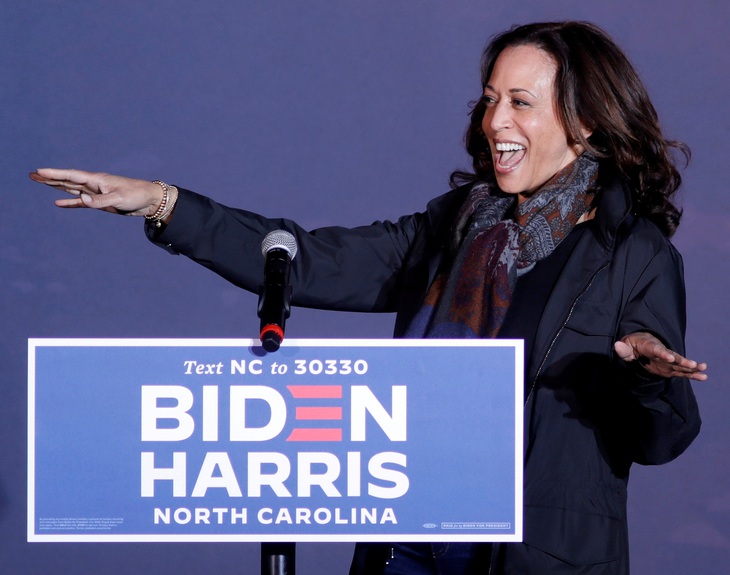 Báo chí Mỹ gọi bà Kamala Harris là Người phá vỡ rào cản - Ảnh 1.